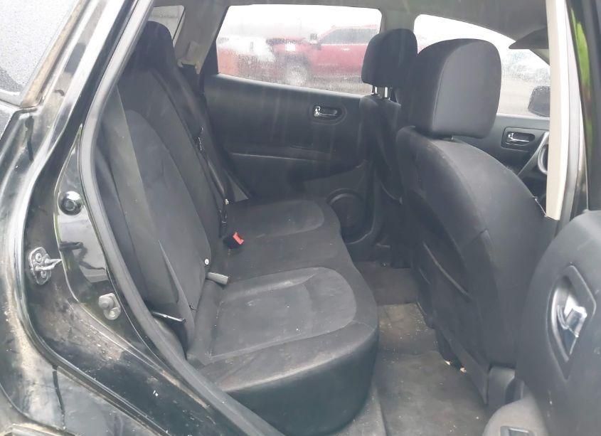 Photo 8 of 2013 Nissan Rogue S (VIN JN8AS5MT0DW011104)