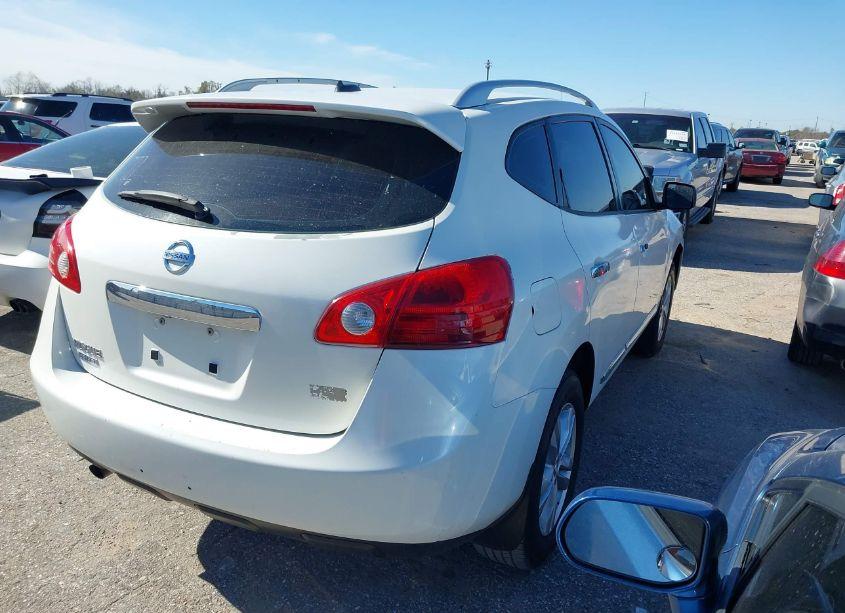 Photo 4 of 2014 Nissan Rogue SELECT S (VIN JN8AS5MT0EW621103)