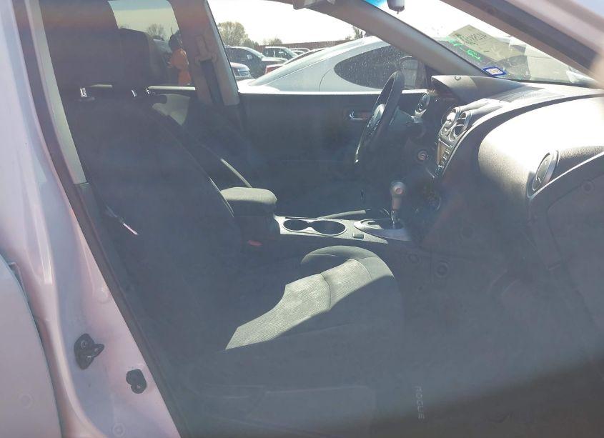 Photo 5 of 2014 Nissan Rogue SELECT S (VIN JN8AS5MT0EW621103)