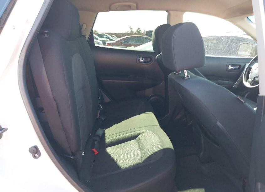 Photo 8 of 2014 Nissan Rogue SELECT S (VIN JN8AS5MT0EW621103)