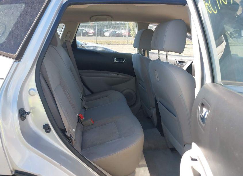 Photo 8 of 2015 Nissan Rogue SELECT S (VIN JN8AS5MT0FW153925)