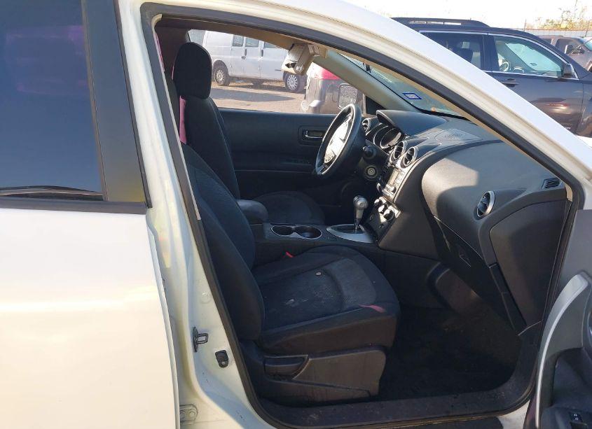 Photo 5 of 2015 Nissan Rogue SELECT S (VIN JN8AS5MT0FW154640)