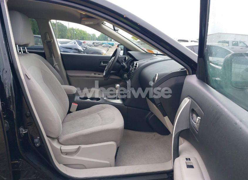 Photo 5 of 2015 Nissan Rogue SELECT S (VIN JN8AS5MT0FW163015)