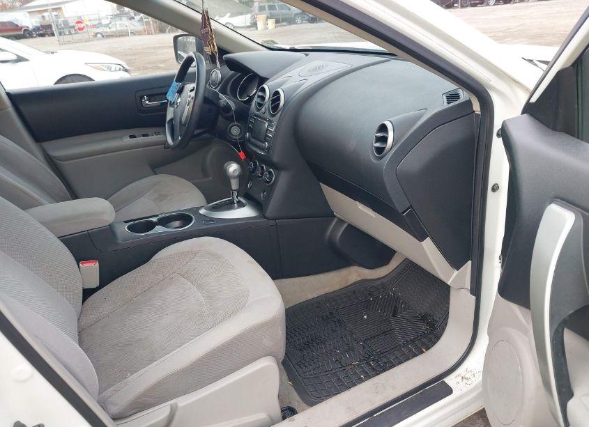 Photo 5 of 2015 Nissan Rogue SELECT S (VIN JN8AS5MT0FW665345)