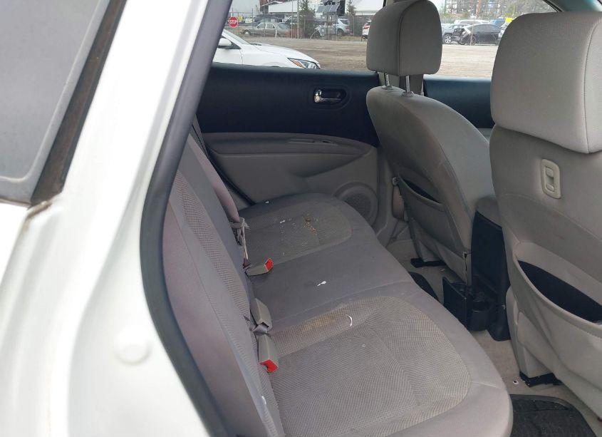 Photo 8 of 2015 Nissan Rogue SELECT S (VIN JN8AS5MT0FW665345)