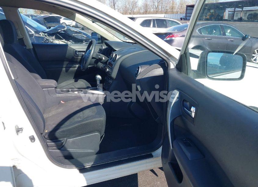 Photo 5 of 2010 Nissan Rogue S (VIN JN8AS5MT1AW028733)