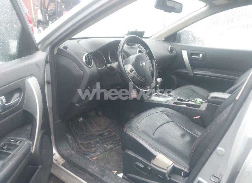 Photo 5 of 2010 Nissan Rogue SL (VIN JN8AS5MT1AW504947)