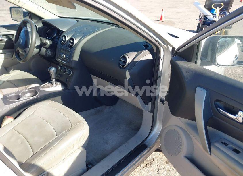 Photo 5 of 2011 Nissan Rogue S (VIN JN8AS5MT1BW169982)