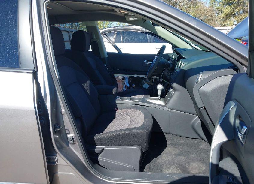 Photo 5 of 2011 Nissan Rogue SV (VIN JN8AS5MT1BW572053)