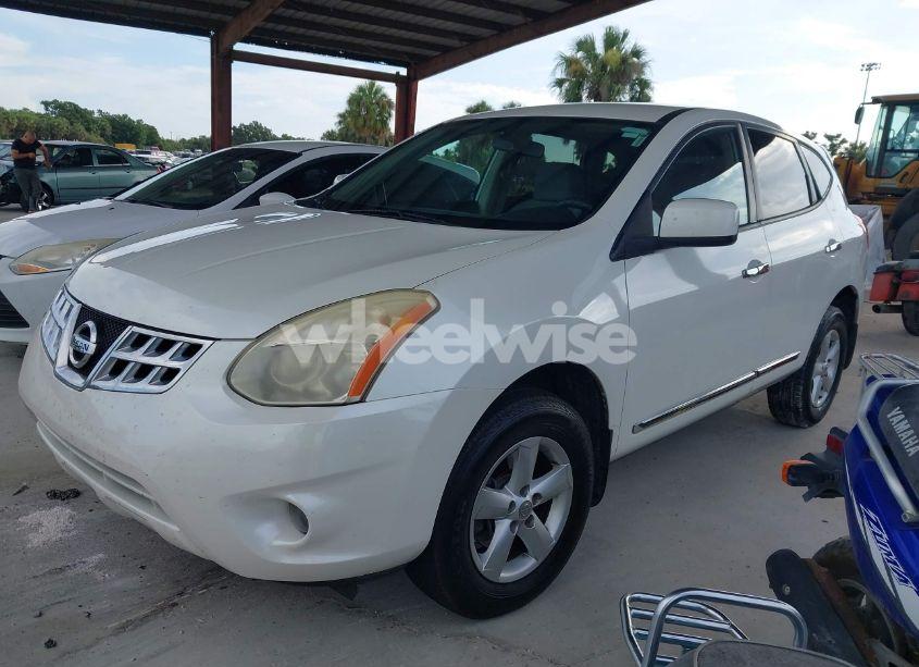 Photo 2 of 2013 Nissan Rogue S (VIN JN8AS5MT1DW015758)