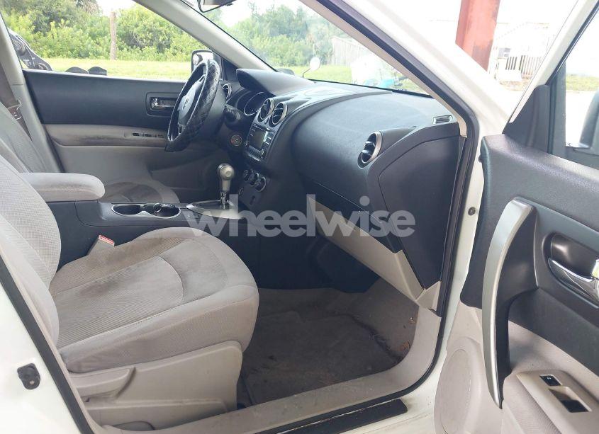 Photo 5 of 2013 Nissan Rogue S (VIN JN8AS5MT1DW015758)