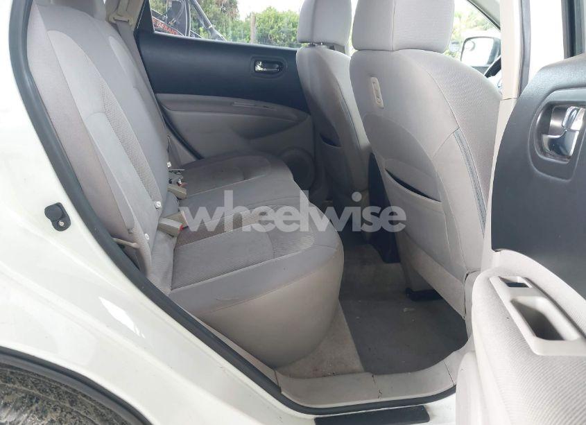 Photo 8 of 2013 Nissan Rogue S (VIN JN8AS5MT1DW015758)