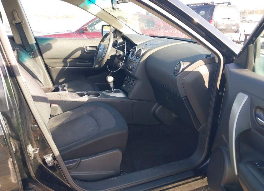 Photo 5 of 2013 Nissan Rogue S (VIN JN8AS5MT1DW018983)