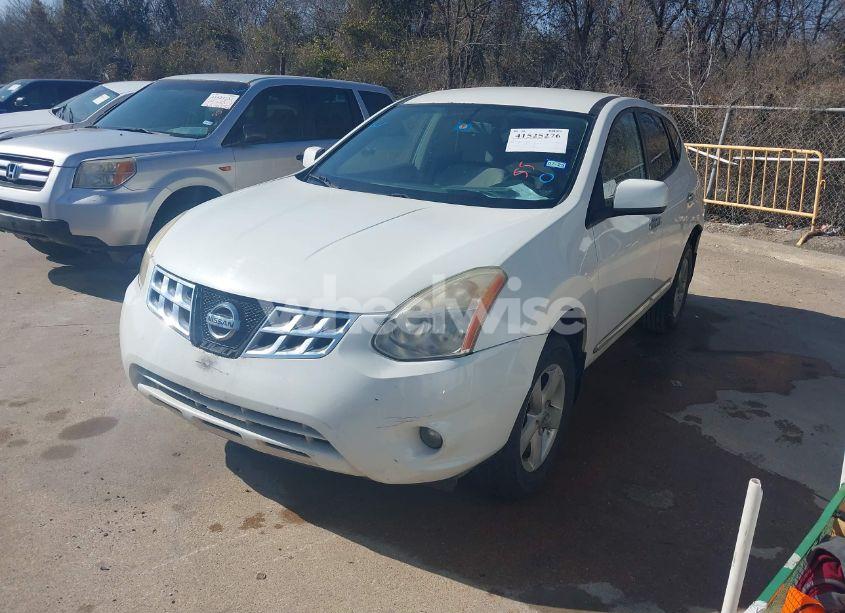 Photo 2 of 2013 Nissan Rogue S (VIN JN8AS5MT1DW517895)