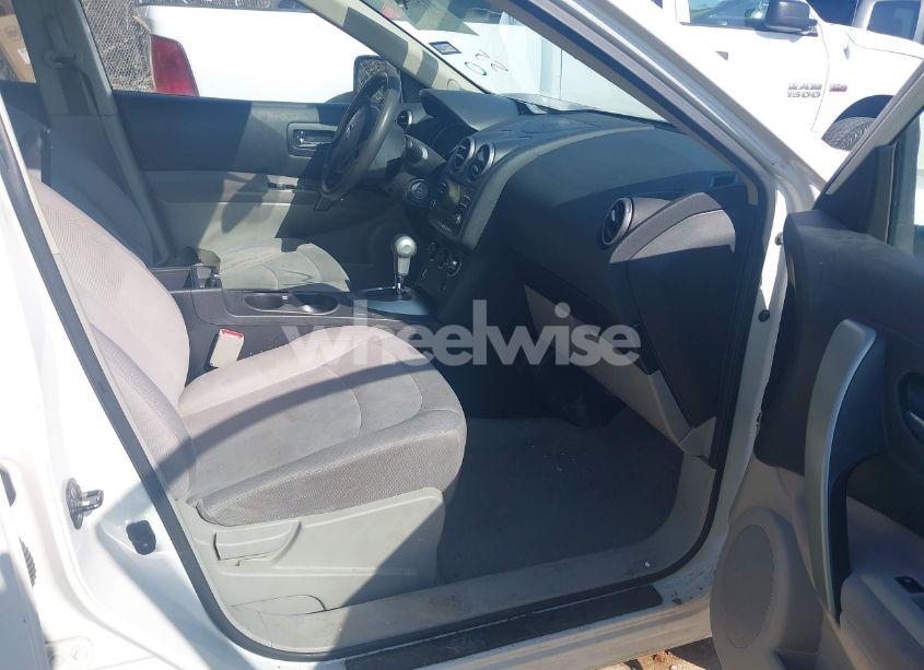 Photo 5 of 2013 Nissan Rogue S (VIN JN8AS5MT1DW517895)