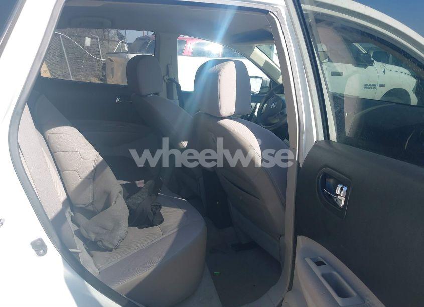 Photo 8 of 2013 Nissan Rogue S (VIN JN8AS5MT1DW517895)