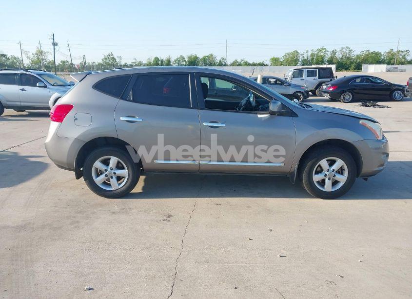 Photo 13 of 2013 Nissan Rogue S (VIN JN8AS5MT1DW523051)