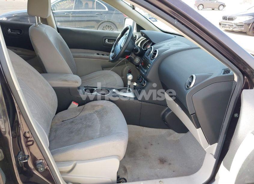 Photo 5 of 2013 Nissan Rogue S (VIN JN8AS5MT1DW525110)