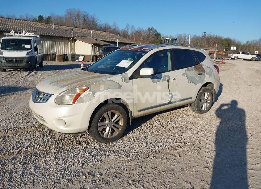 Photo 2 of 2013 Nissan Rogue SV (VIN JN8AS5MT1DW534860)