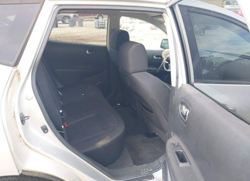 Photo 8 of 2013 Nissan Rogue S (VIN JN8AS5MT1DW550525)