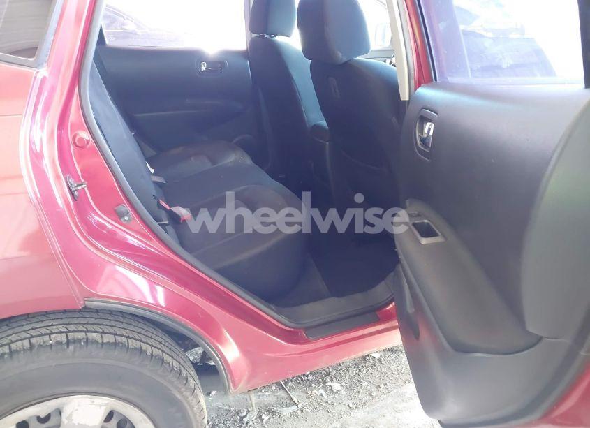 Photo 8 of 2014 Nissan Rogue SELECT S (VIN JN8AS5MT1EW104909)