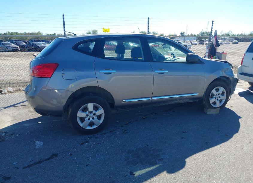 Photo 4 of 2014 Nissan Rogue SELECT S (VIN JN8AS5MT1EW613964)