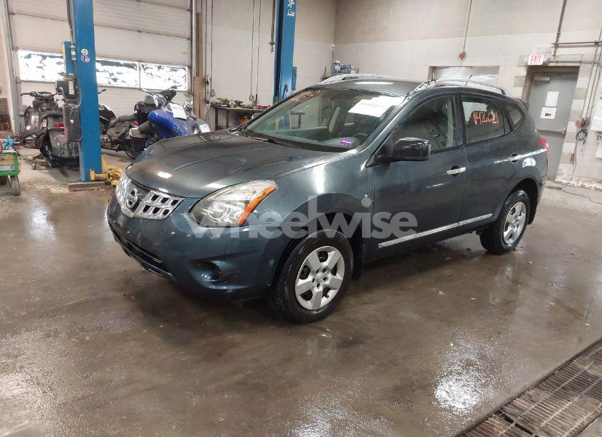 Photo 2 of 2014 Nissan Rogue SELECT S (VIN JN8AS5MT1EW618307)