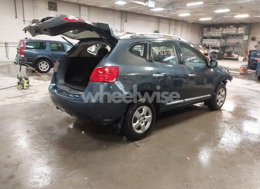 Photo 4 of 2014 Nissan Rogue SELECT S (VIN JN8AS5MT1EW618307)