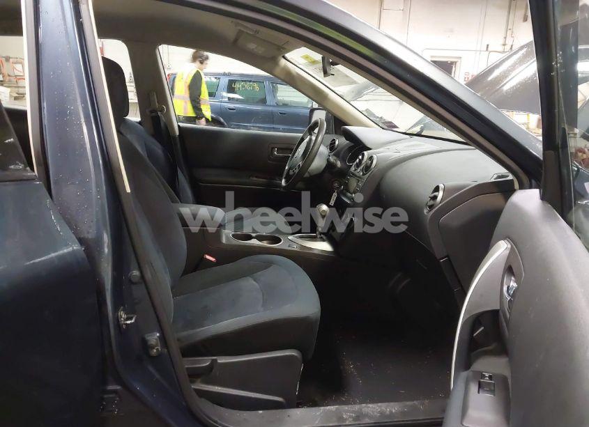 Photo 5 of 2014 Nissan Rogue SELECT S (VIN JN8AS5MT1EW618307)