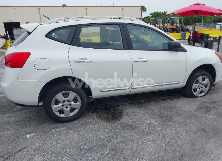 Photo 6 of 2015 Nissan Rogue SELECT S (VIN JN8AS5MT1FW153805)