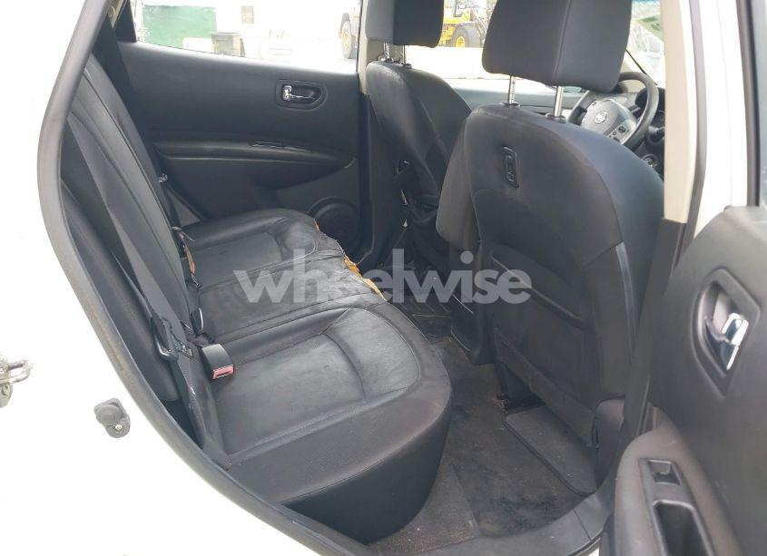 Photo 8 of 2015 Nissan Rogue SELECT S (VIN JN8AS5MT1FW153805)