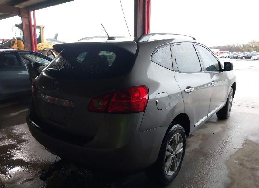 Photo 4 of 2015 Nissan Rogue SELECT S (VIN JN8AS5MT1FW672546)