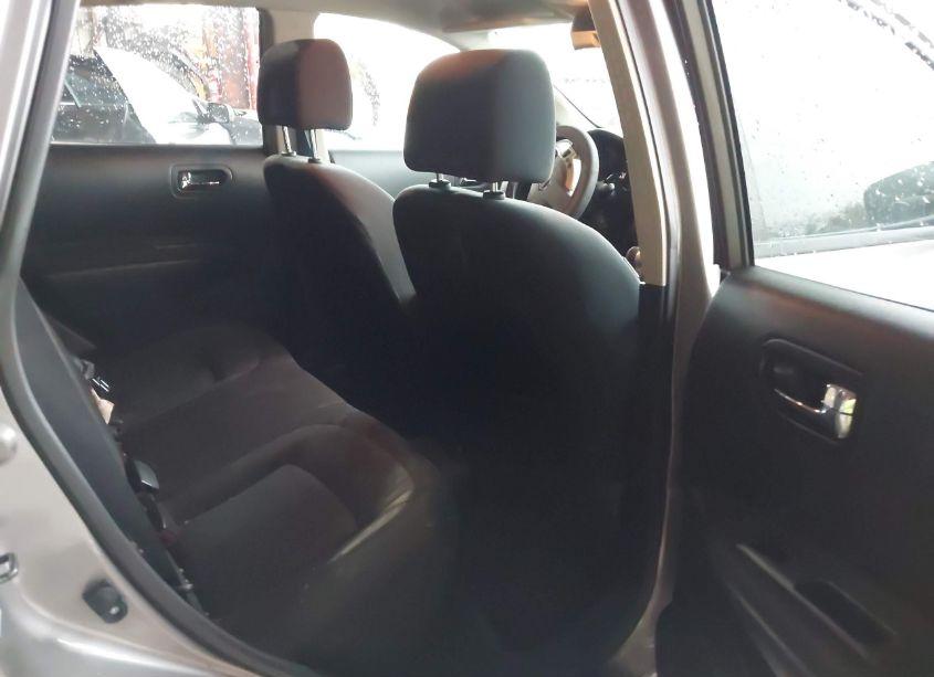 Photo 8 of 2015 Nissan Rogue SELECT S (VIN JN8AS5MT1FW672546)