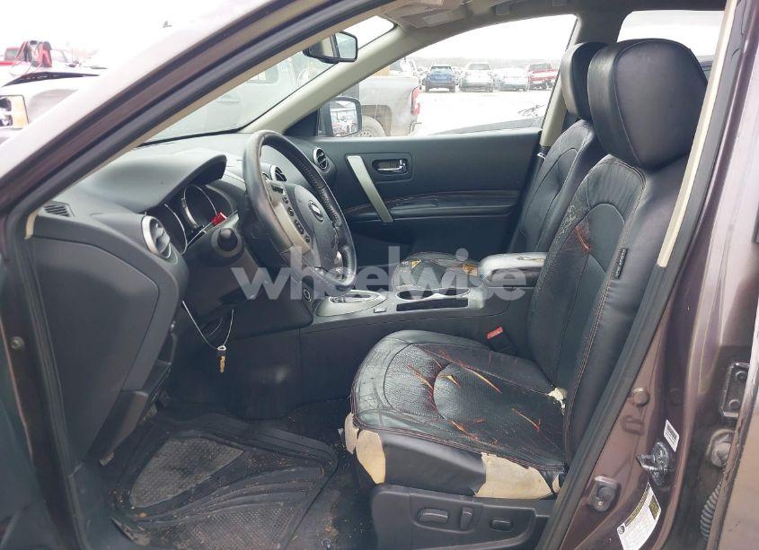 Photo 12 of 2010 Nissan Rogue SL (VIN JN8AS5MT2AW030300)