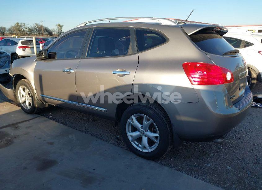 Photo 3 of 2011 Nissan Rogue SV (VIN JN8AS5MT2BW170381)
