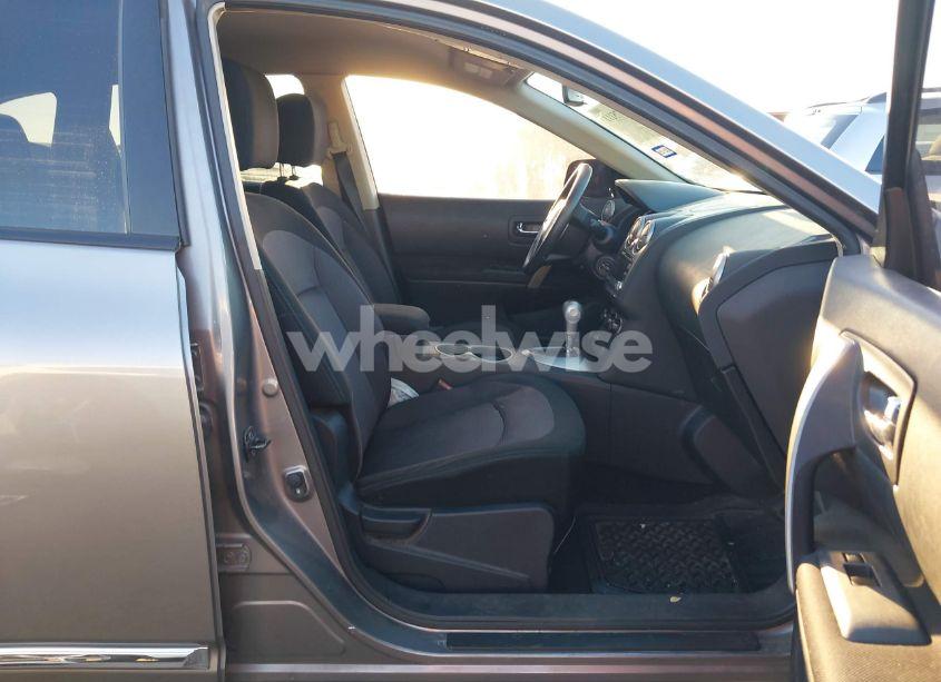 Photo 5 of 2011 Nissan Rogue SV (VIN JN8AS5MT2BW170381)