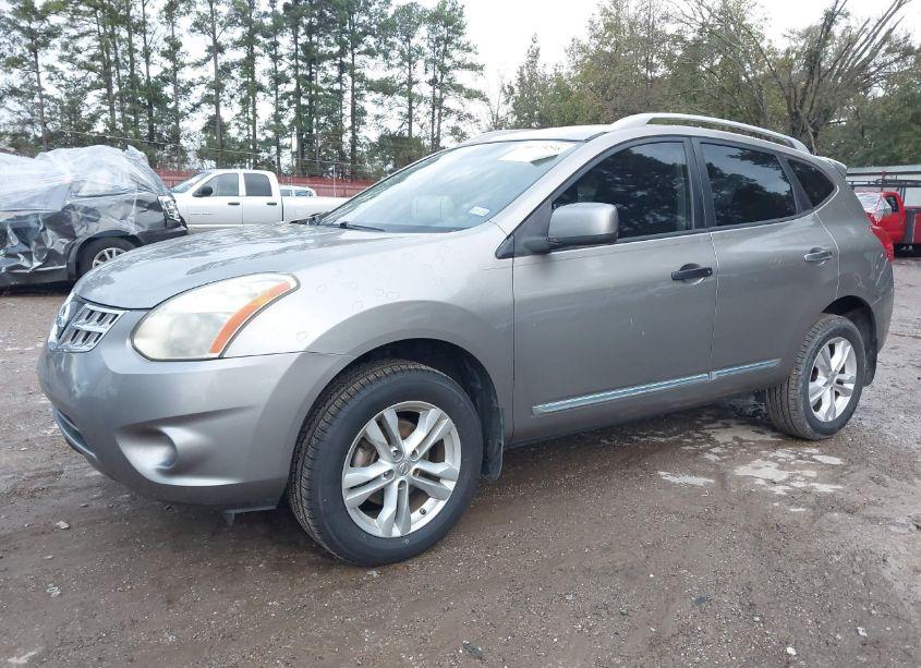 Photo 2 of 2013 Nissan Rogue SV (VIN JN8AS5MT2DW012495)