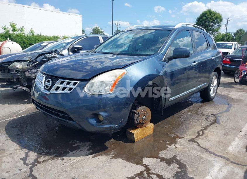 Photo 2 of 2013 Nissan Rogue SV (VIN JN8AS5MT2DW013436)