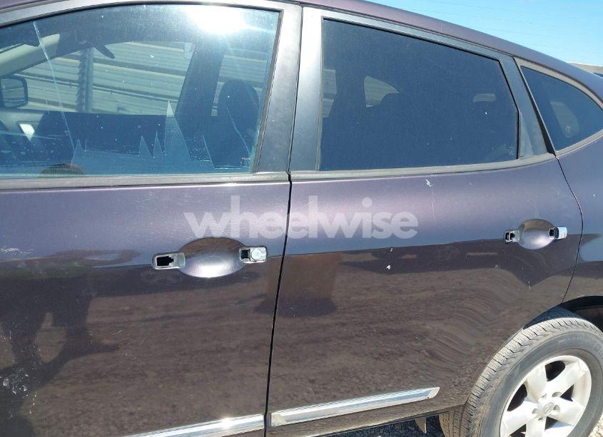 Photo 6 of 2013 Nissan Rogue S (VIN JN8AS5MT2DW522782)