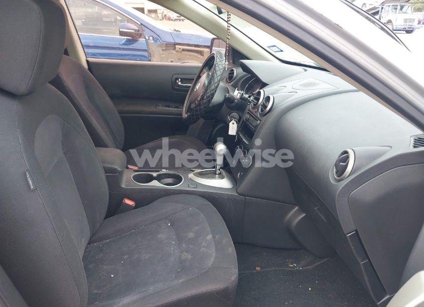 Photo 5 of 2013 Nissan Rogue S (VIN JN8AS5MT2DW533703)