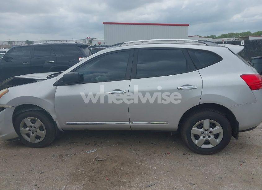 Photo 13 of 2014 Nissan Rogue SELECT S (VIN JN8AS5MT2EW103350)