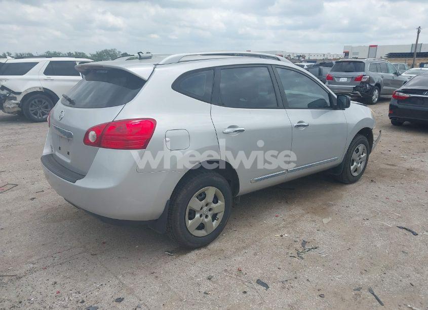 Photo 4 of 2014 Nissan Rogue SELECT S (VIN JN8AS5MT2EW103350)