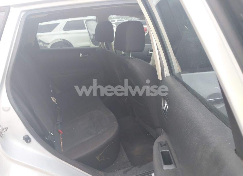 Photo 8 of 2014 Nissan Rogue SELECT S (VIN JN8AS5MT2EW103350)