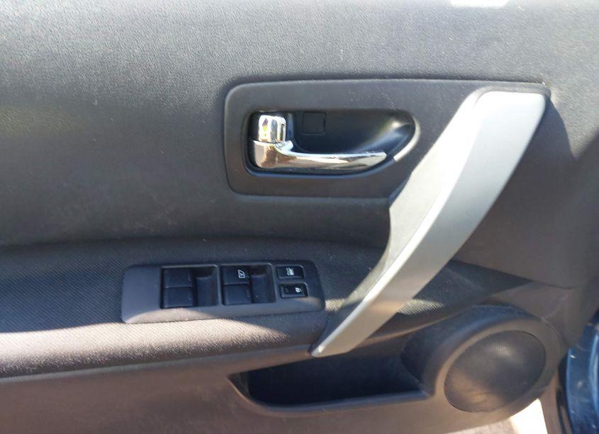 Photo 14 of 2014 Nissan Rogue SELECT S (VIN JN8AS5MT2EW609390)