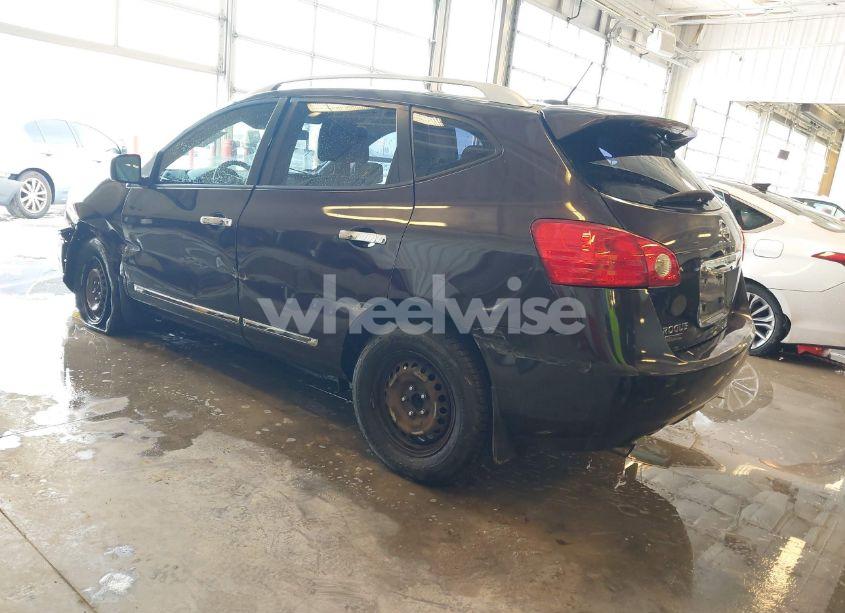 Photo 3 of 2014 Nissan Rogue SELECT S (VIN JN8AS5MT2EW622740)