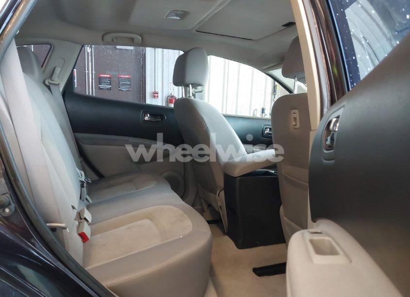 Photo 8 of 2014 Nissan Rogue SELECT S (VIN JN8AS5MT2EW622740)