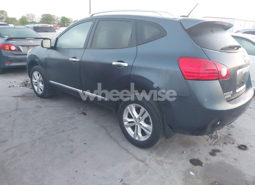 Photo 3 of 2015 Nissan Rogue SELECT S (VIN JN8AS5MT2FW155627)