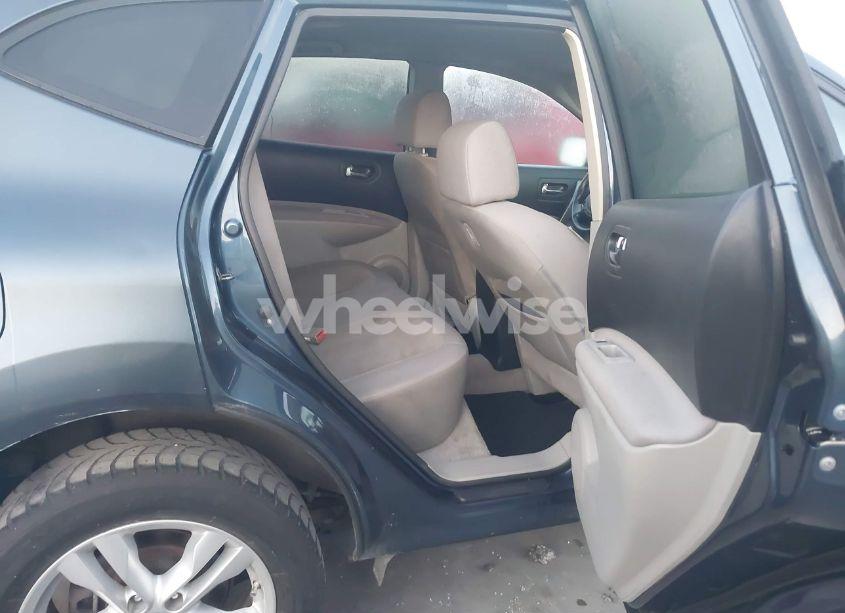 Photo 8 of 2015 Nissan Rogue SELECT S (VIN JN8AS5MT2FW155627)