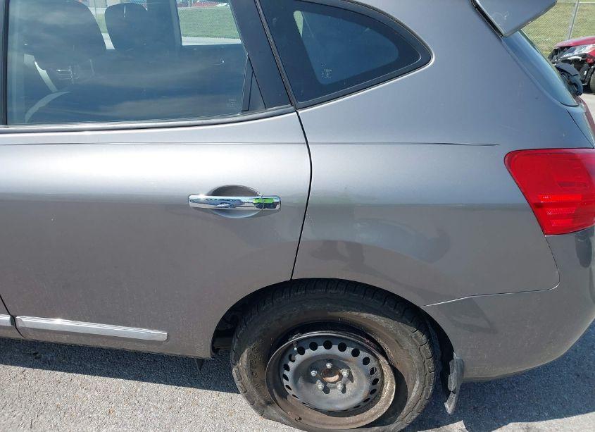 Photo 16 of 2015 Nissan Rogue SELECT S (VIN JN8AS5MT2FW156177)