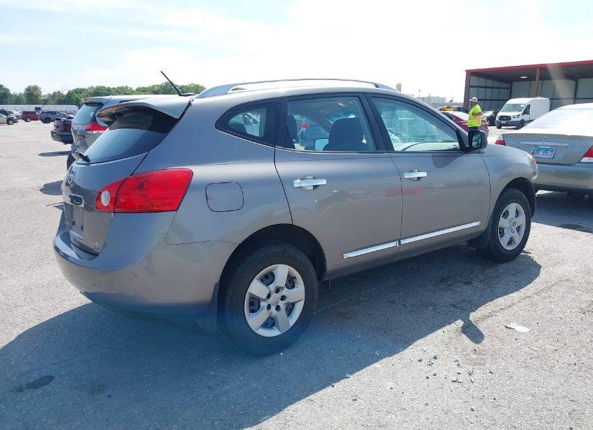 Photo 4 of 2015 Nissan Rogue SELECT S (VIN JN8AS5MT2FW156177)